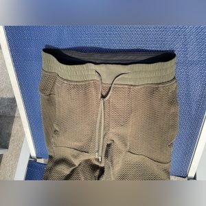 Lululemon men’s dark green sweatpants/joggers